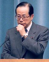 Japan's top spokesman admits nuke remarks were his